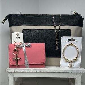 Cenlke Travel Bag with travel Jewelry holder, Necklace, Bracelet & Keychain